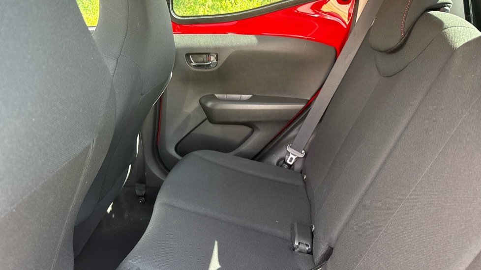 Toyota Aygo Hatchback 1.0 White #8