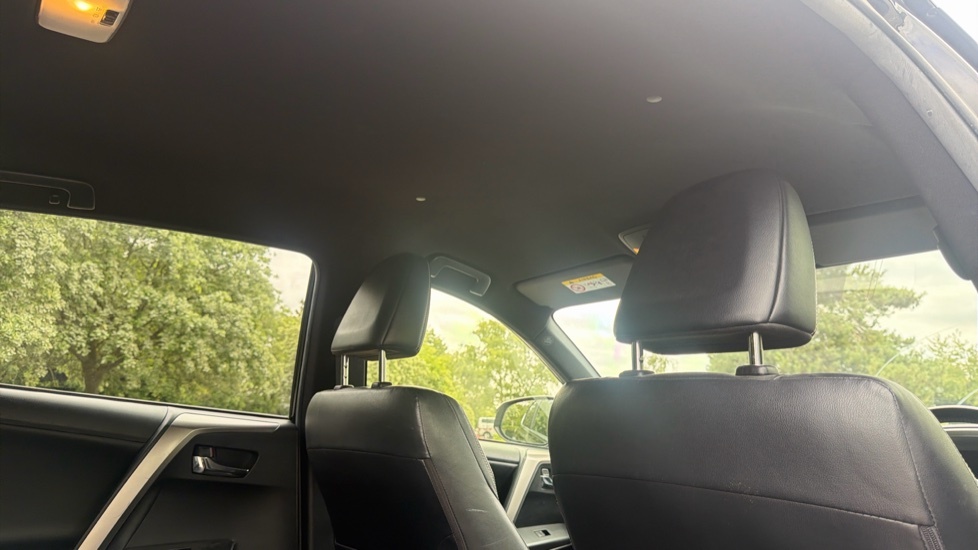 Toyota Rav 4 Suv White #19