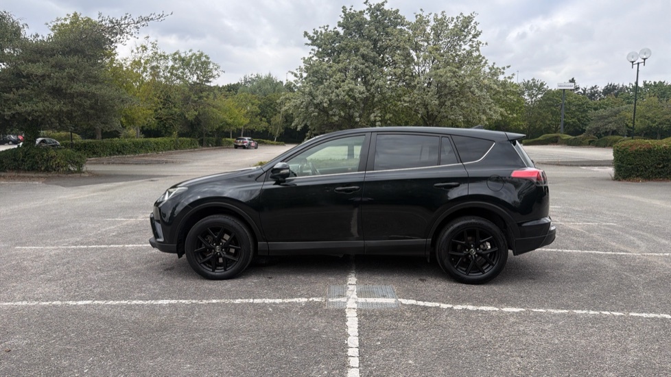 Toyota Rav 4 Suv White #24
