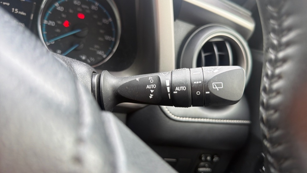 Toyota Rav 4 Suv White #36