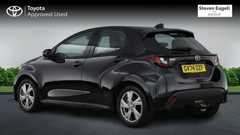 Toyota Yaris 1.5 Vvt-h Icon Hatchback Hybrid E-cvt E Black #4