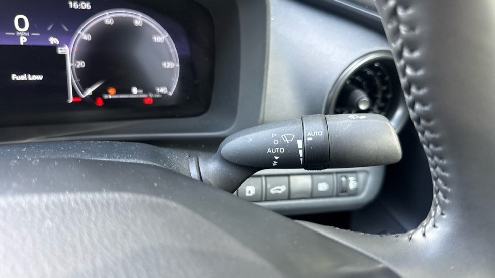 Toyota C-Hr Excel #32