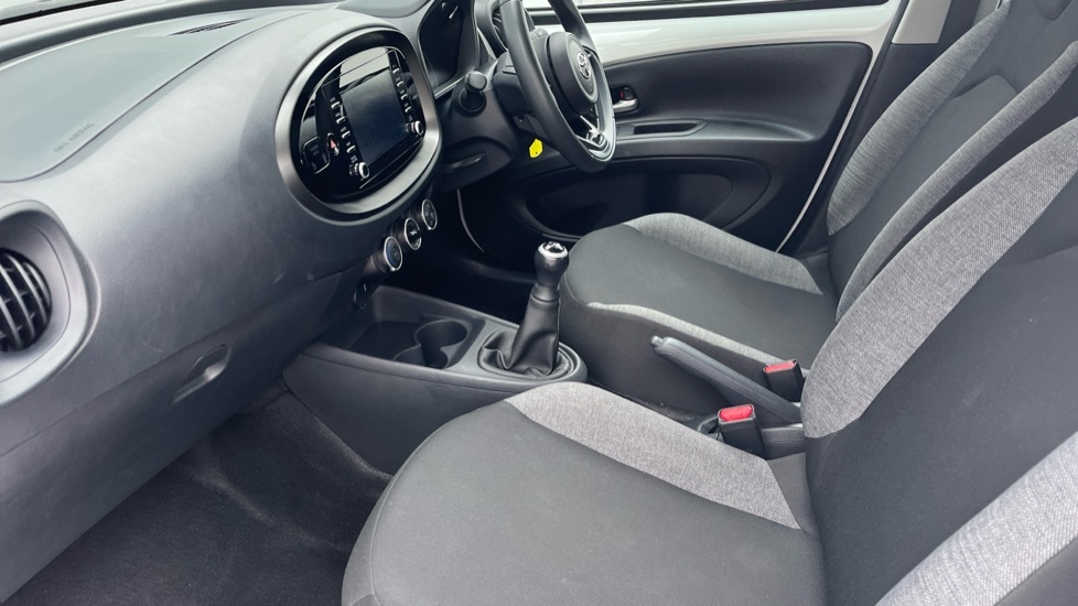 Toyota Aygo X 1.0 Vvt-i Pure Euro 6 Ss White #5