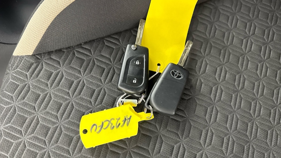 Toyota Aygo X Pure Automatic White #27