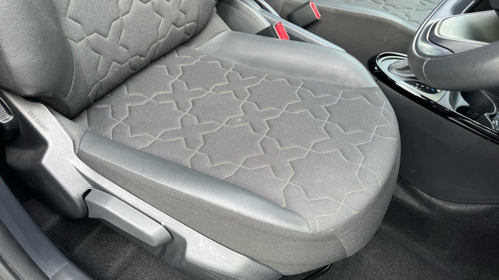 Toyota Aygo X Edge Beige #17