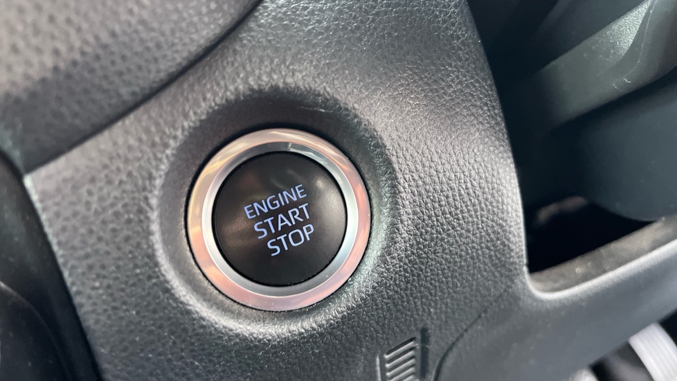 Toyota Aygo X Edge Beige #16