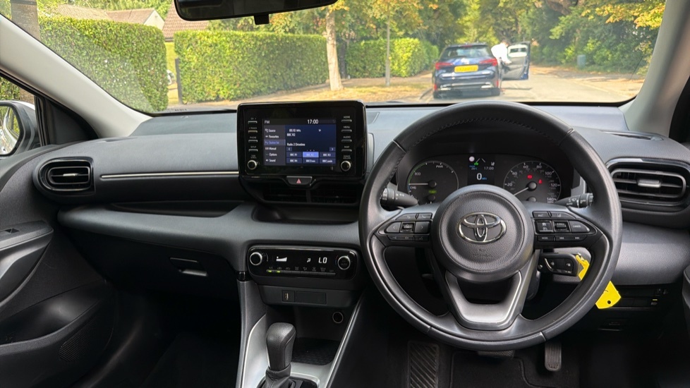 Toyota Yaris 1.5 Vvt-h Icon E-cvt Euro 6 Ss White #6