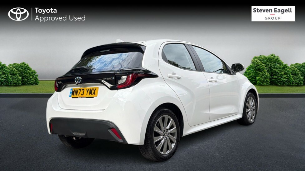 Toyota Yaris 1.5 Vvt-h Icon E-cvt Euro 6 Ss White #2