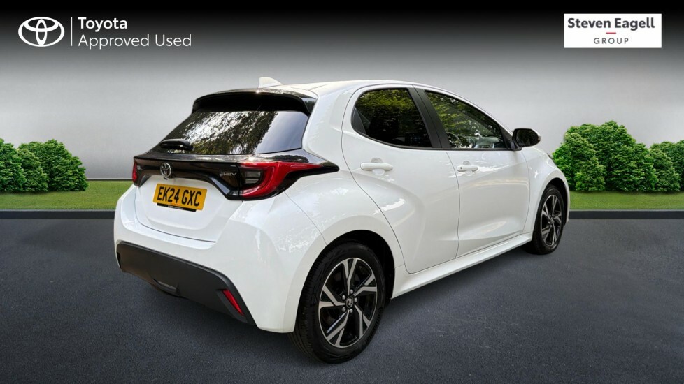 Toyota Yaris 1.5 Vvt-h Design E-cvt Euro 6 Ss White #2