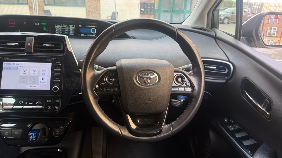 Toyota Prius Prius Excel Phev Cvt White #7