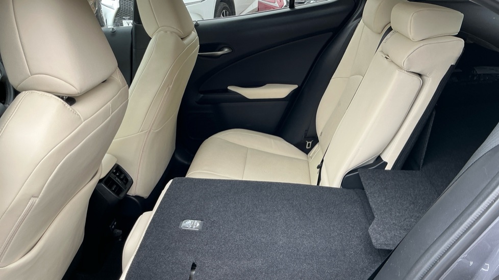 Lexus UX 250H 2.0 Premium Sport Edition E-cvt White #19
