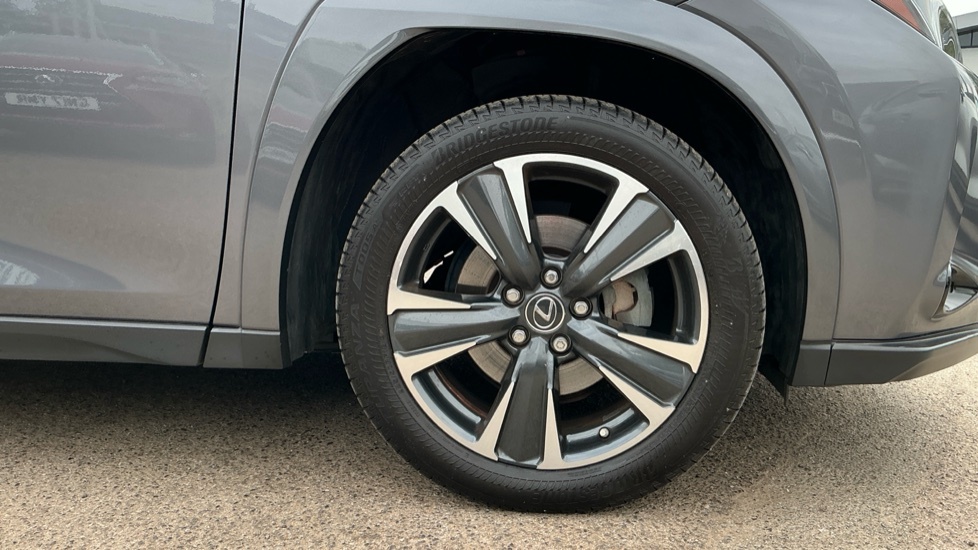Lexus UX 250H 2.0 Premium Sport Edition E-cvt White #24