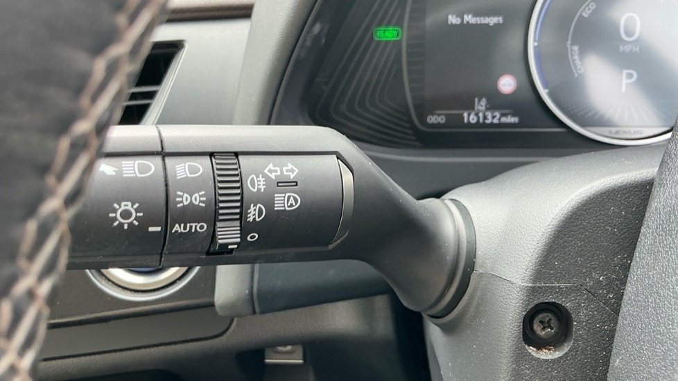 Lexus UX 250H 2.0 Premium Sport Edition E-cvt White #32