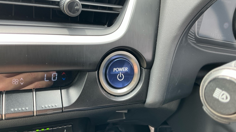 Lexus UX 250H 2.0 Premium Sport Edition E-cvt White #17