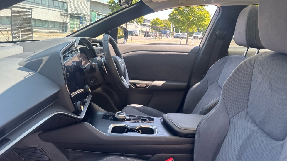 Lexus RZ 300E 71.4Kwh Takumi Suv 204 Ps Grey #6