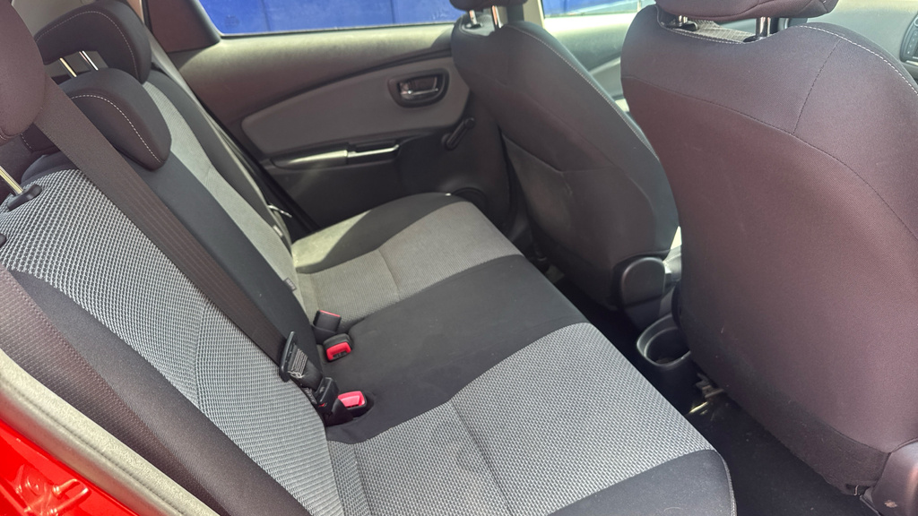 Toyota Yaris 1L Active Red #8