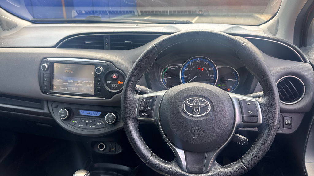 Toyota Yaris 1L Active Red #10