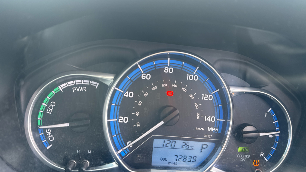 Toyota Yaris 1L Active Red #11
