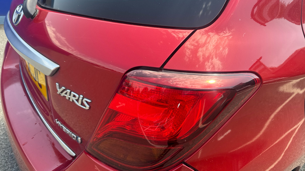 Toyota Yaris 1L Active Red #21