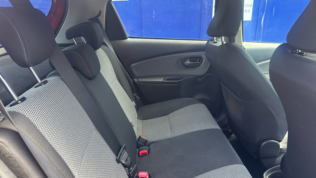 Toyota Yaris 1L Active Red #15