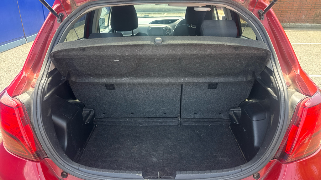 Toyota Yaris 1L Active Red #13
