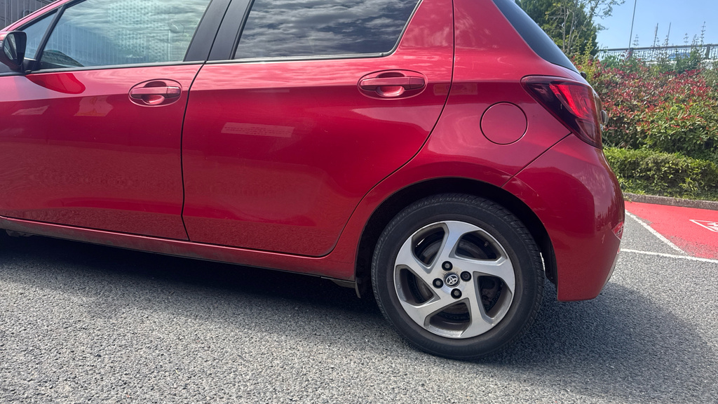 Toyota Yaris 1L Active Red #25