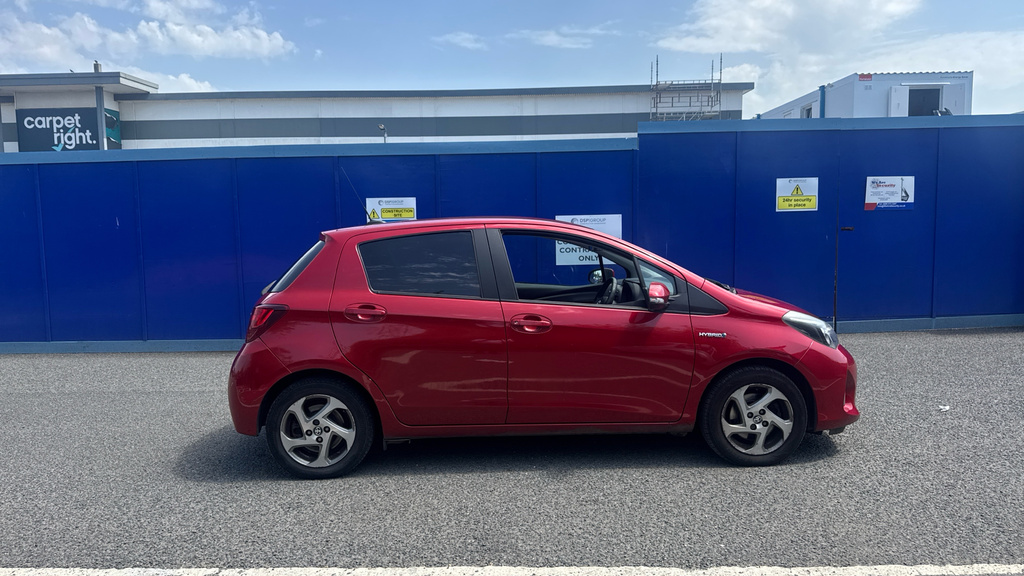 Toyota Yaris 1L Active Red #23
