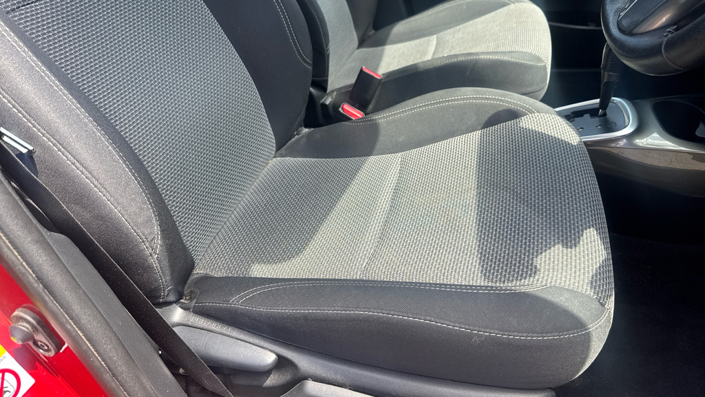 Toyota Yaris 1L Active Red #17