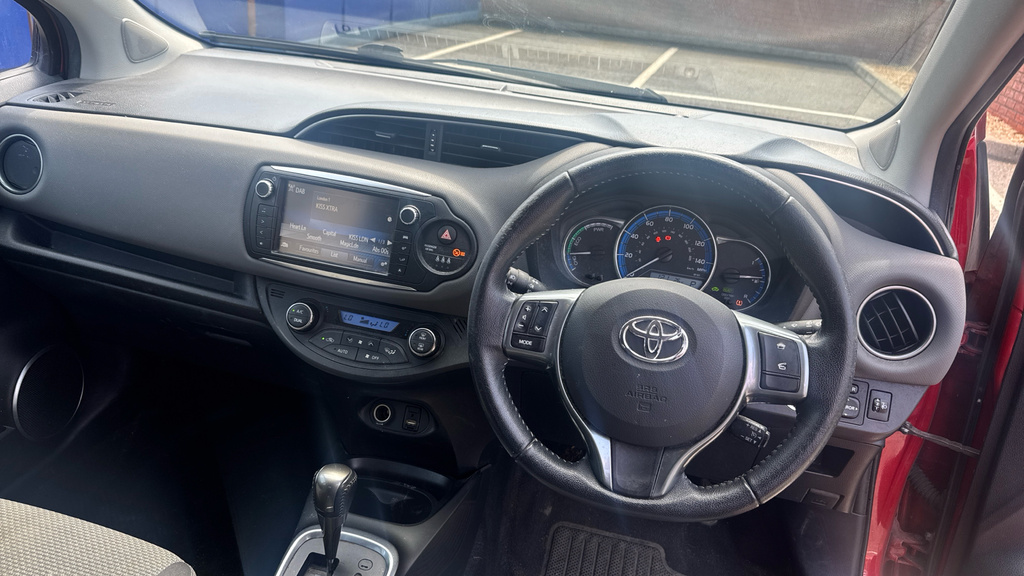 Toyota Yaris 1.5 Vvt-h Icon E-cvt Euro 6 Red #6