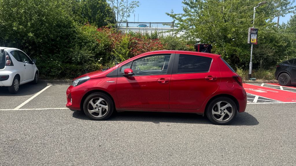 Toyota Yaris 1L Active Red #24