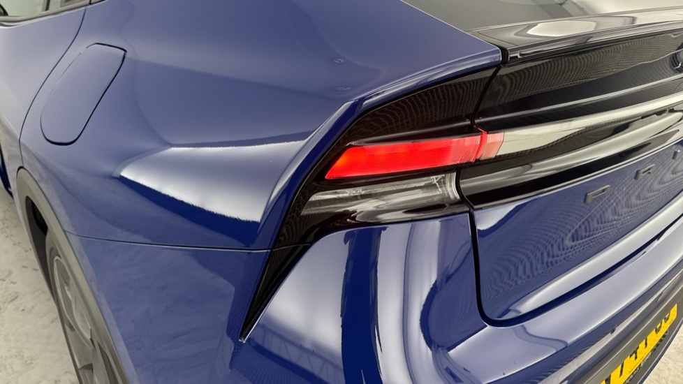 Toyota Prius 2.0 Phev Excel Cvt  #21