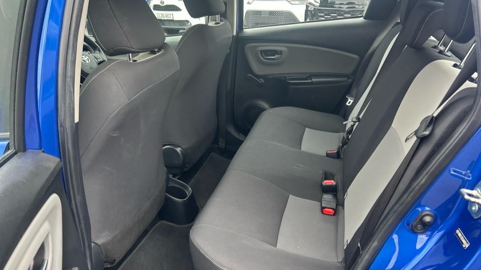 Toyota Yaris Vvt-h Excel Hatchback Blue #15