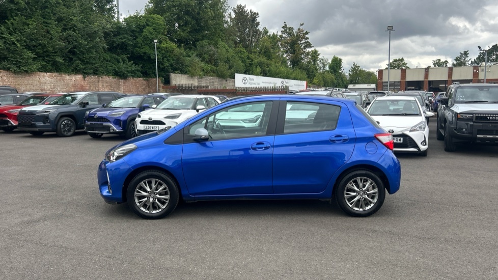 Toyota Yaris Vvt-h Excel Hatchback Blue #23