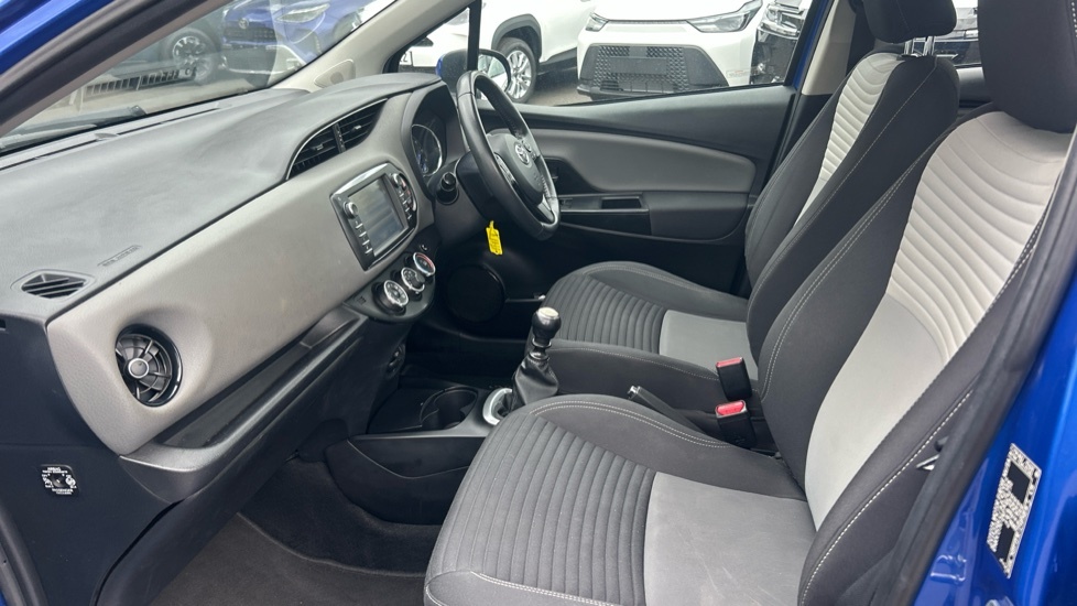 Toyota Yaris 1.5 Vvt-i Icon Tech Euro 6 Blue #5