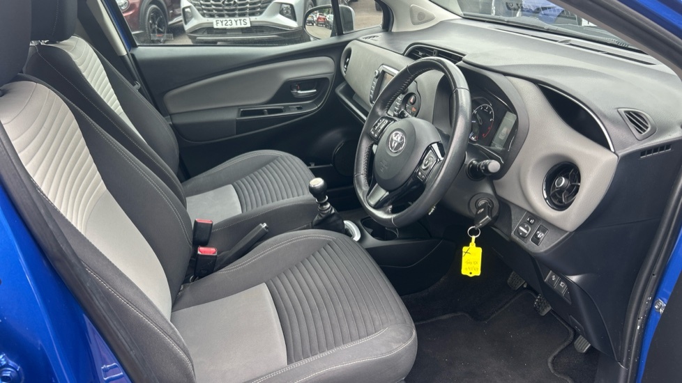 Toyota Yaris Vvt-h Excel Hatchback Blue #12