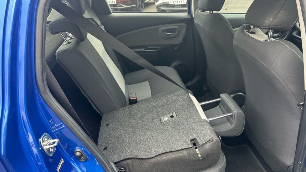 Toyota Yaris Vvt-h Excel Hatchback Blue #18
