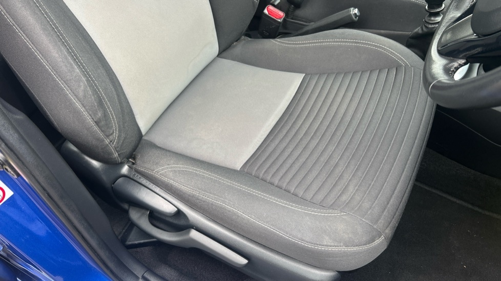 Toyota Yaris Vvt-h Excel Hatchback Blue #17