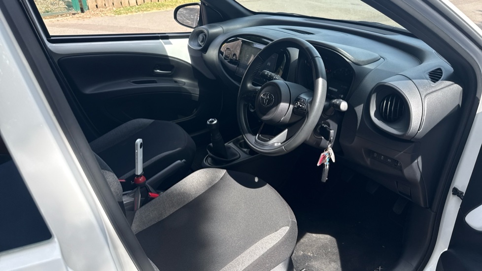 Toyota Aygo X Edge Beige #12