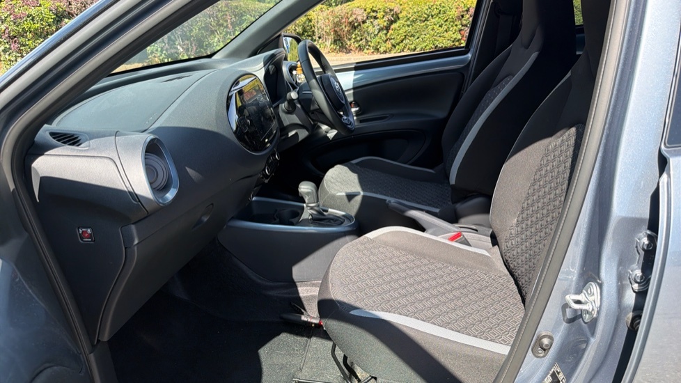 Toyota Aygo X 1.0 Vvt-i Edge X-shift Euro 6 Ss Grey #5