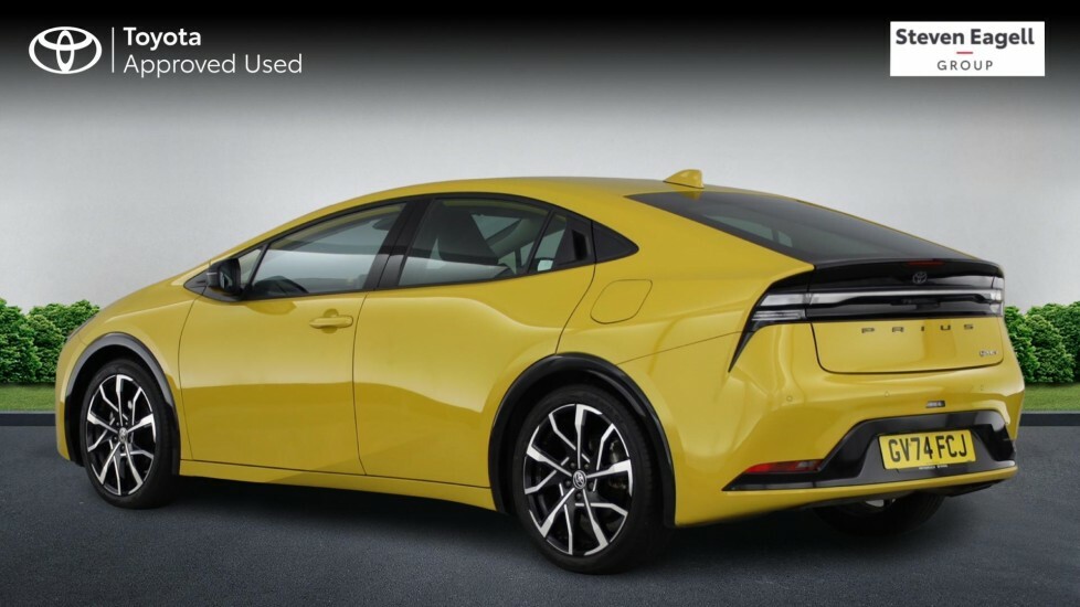 Toyota Prius 2.0 13.6Kwh Excel Hatchback Plug-in Hyb Yellow #4