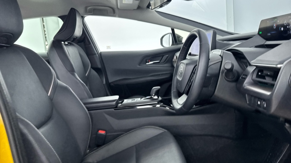 Toyota Prius 2.0 Phev Excel Cvt White #11