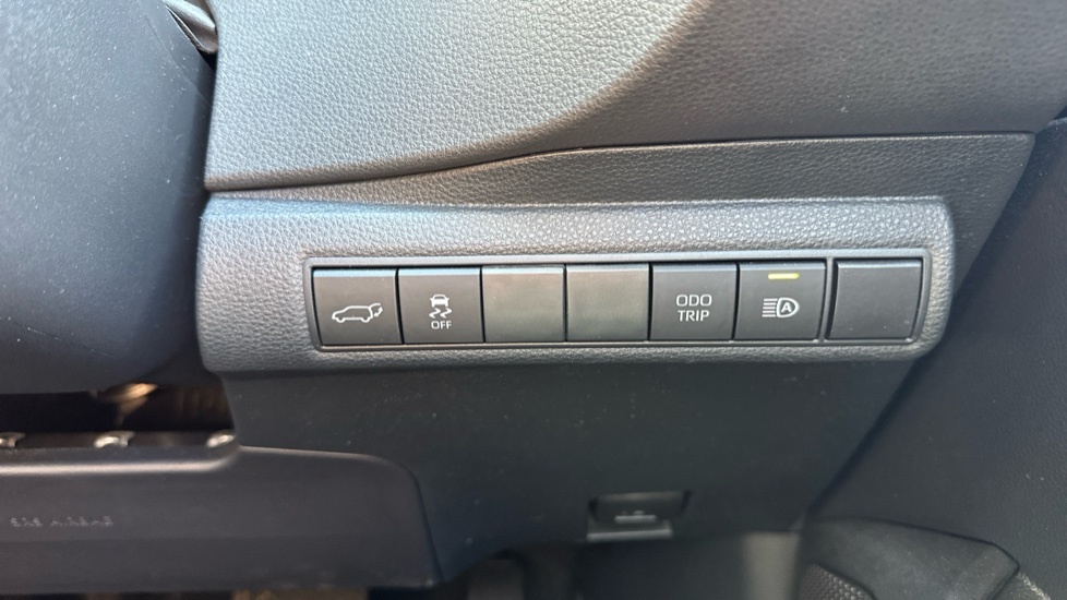 Toyota Corolla Corolla Icon Hev Cvt Silver #34