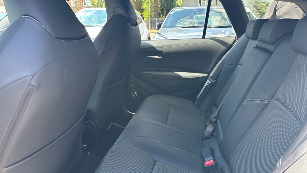 Toyota Corolla Corolla Icon Hev Cvt Silver #15