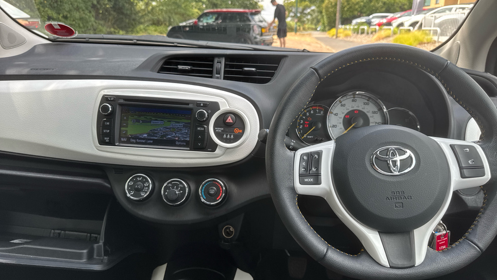 Toyota Yaris 1.33 Dual Vvt-i Trend Euro 5 White #6
