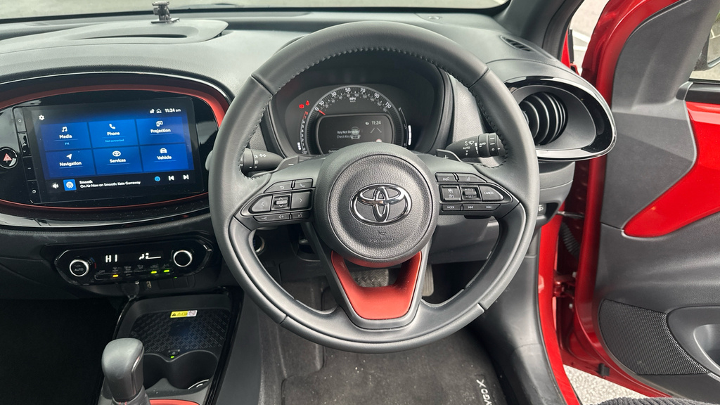 Toyota Aygo X 1.0 Vvt-i Exclusive X-shift Euro 6 Ss Red #6