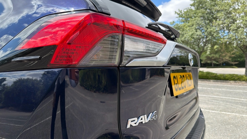 Toyota Rav 4 Rav4 Design Hev Cvt Black #40