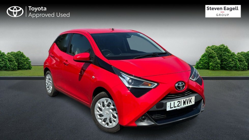 Toyota Aygo 1.0 Vvt-i X-play Euro 6 Safety Sense Red