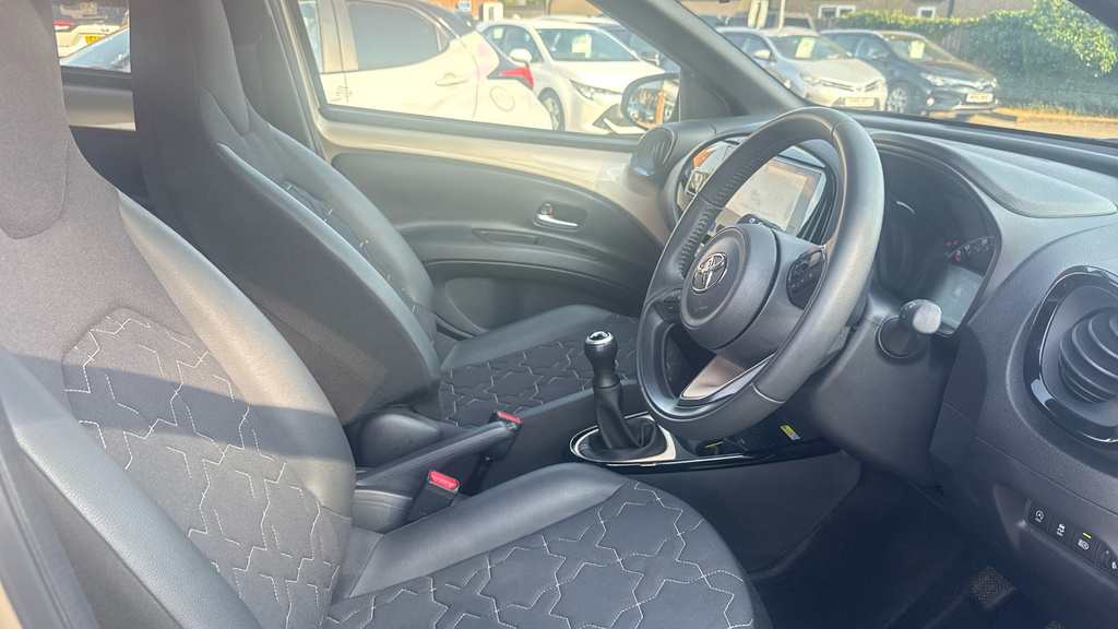 Toyota Aygo X Edge Beige #12