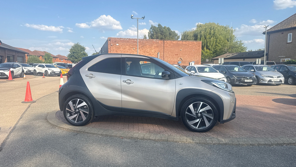 Toyota Aygo X Edge Beige #23