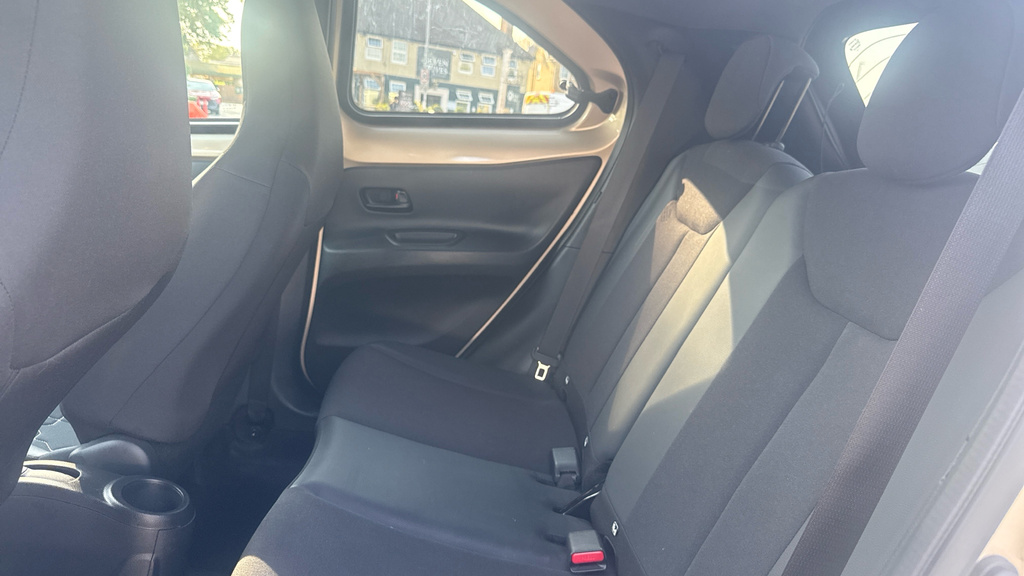 Toyota Aygo X Edge Beige #15
